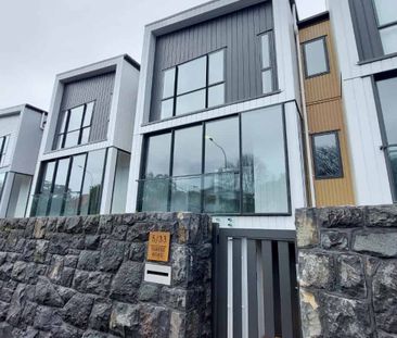 Exceptional 3-Level 4-Bedroom townhouse in Double Grammar Zone! - Photo 4