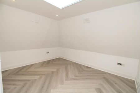 3 bedroom apartment to rent - Photo 4