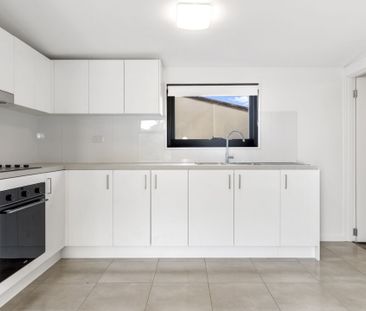 Newly Renovated Three Bedroom Home - Photo 5