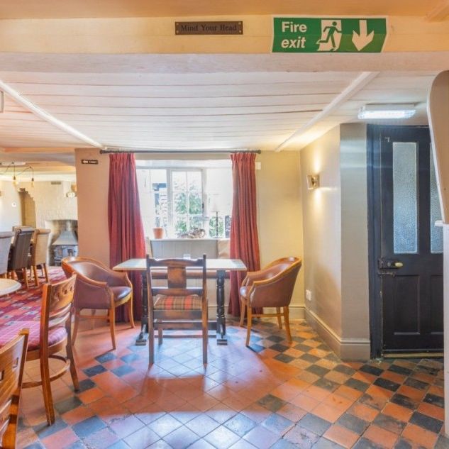 Willoughby, Rugby - Photo 1