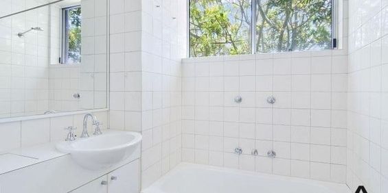 Sunlit Apartment in Quiet Location - Photo 3