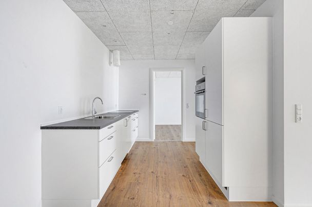 Hyggeligt hus midt i Nørresundby - Photo 1
