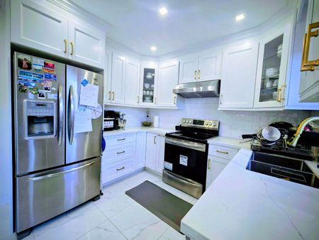 For Lease - 131 Royal Appian Crescent, Vaughan, Ontario - Photo 4