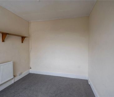 3 bedroom end of terrace house to rent - Photo 5