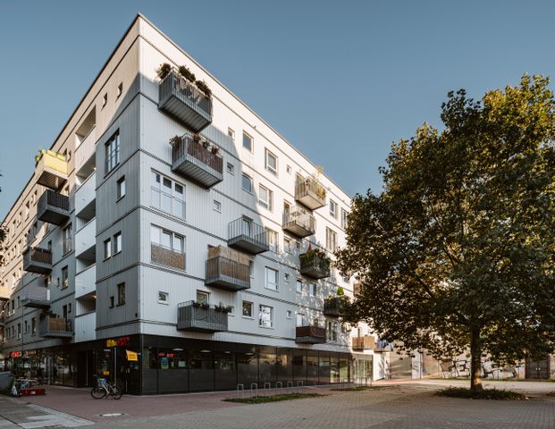 Duschbad und Wannenbad - Balkon - offene Küche! - Foto 1