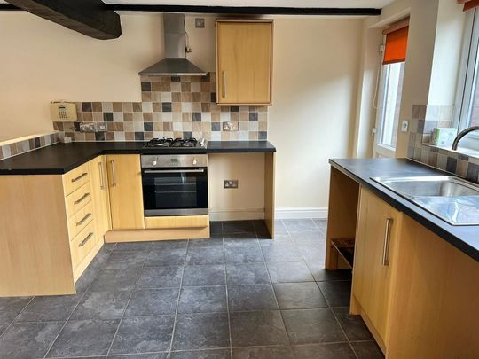 2 bedroom end of terrace house to rent - Photo 1