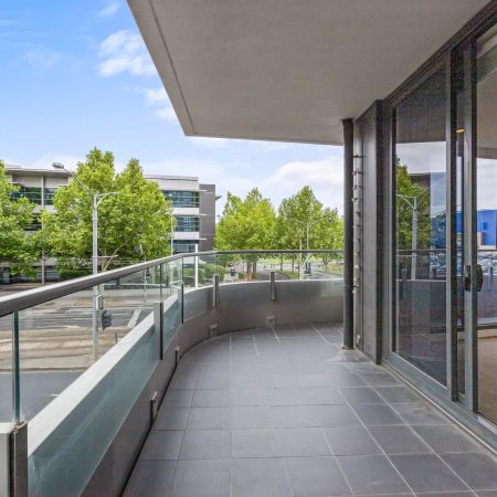 Stylish Apartment in Acacia Place Precinct - Photo 2