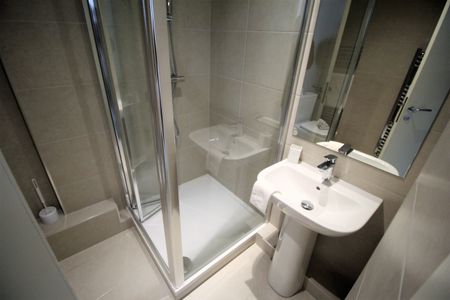 Flat 3, Westmount, LS2 9NZ, Leeds - Photo 5