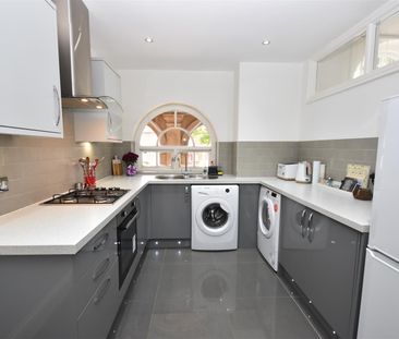 Park Road North, Birkenhead - Photo 2