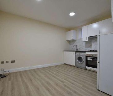 Birkheads Road, Reigate, RH2 - Photo 4