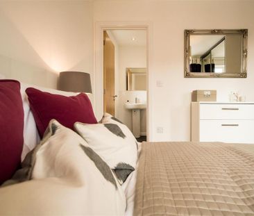 4 bedroom semi-detached house to rent - Photo 5