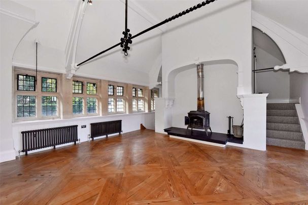 A three-bedroom period home with a rural outlook and finished to an exceptionally high standard - Photo 1