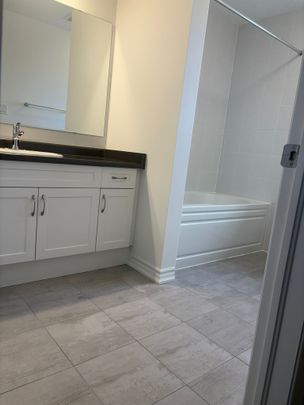 For Lease - 228 Greer Street, Barrie, Ontario - Photo 1