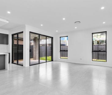 Modern & Sophisticated Family Home - Photo 1