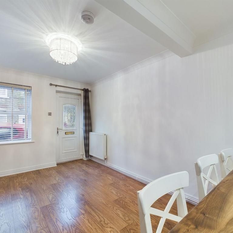 2 bedroom terraced house to rent - Photo 1