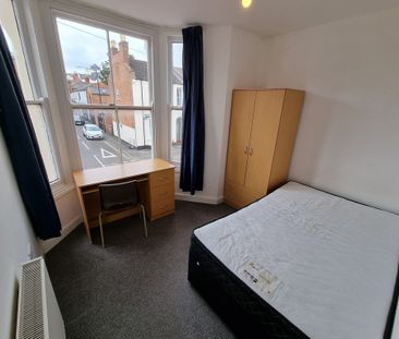 7 Bed Student Accommodation - Photo 6