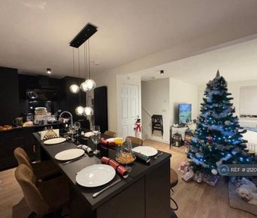 1 bedroom in a house share to rent - Photo 5