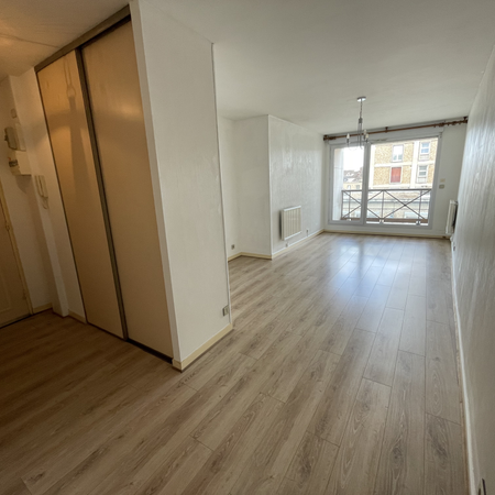 Location Appartement 1 pièce 29m² - Photo 3