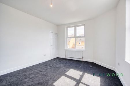 3 bedroom end of terrace house to rent - Photo 2