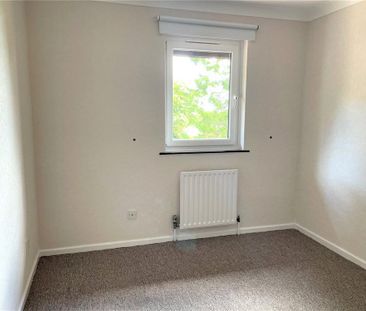 4 bedroom detached house to rent - Photo 3