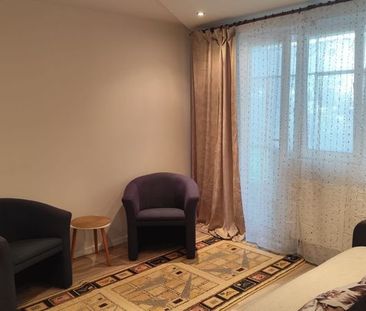 Închiriez apartament - Photo 1