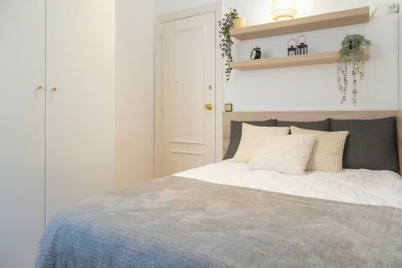 Calle de Guzmán el Bueno, Madrid, Community of Madrid 28015 - Photo 3