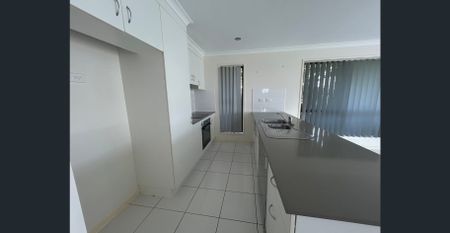 🌊 Coastal Living in Zilzie – 3-Bedroom, 2-Bathroom Home - Photo 2