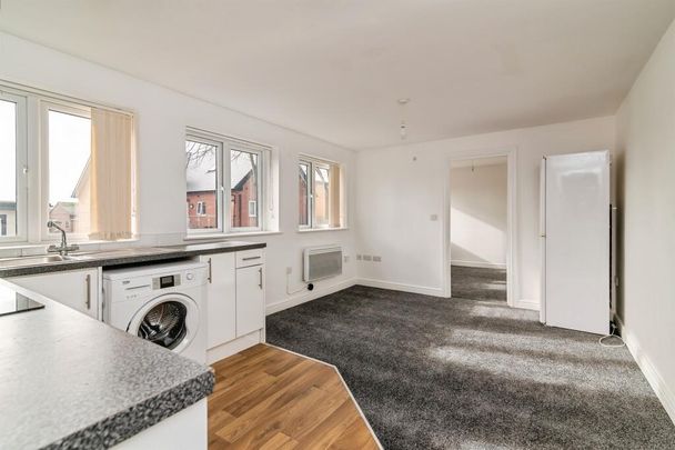 2 Bed Flat, Kingswood House, NG5 - Photo 1