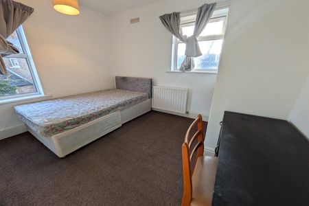 Station Road (Room 2), Beeston, NG9 2AZ - Photo 4