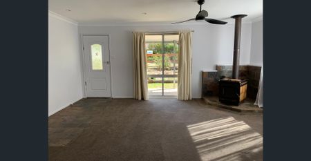 Sunny Four Bedroom Home - Photo 2