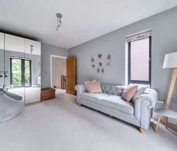Chervil Close, Godalming - 4 bedrooms Property for lettings - Seymours - Photo 6