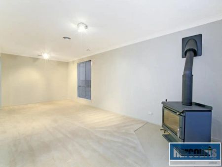 “Spacious Family Home” - Photo 2