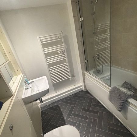 Paramount, Beckhampton Street, Swindon - Photo 3