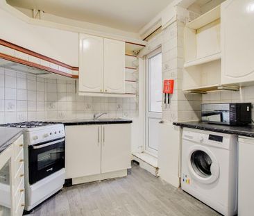 2 bedroom flat to rent - Photo 6