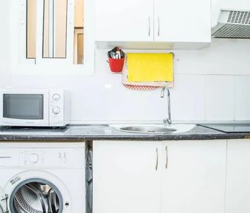 Carrer de Valldonzella, Barcelona, Catalonia 08001 - Photo 4