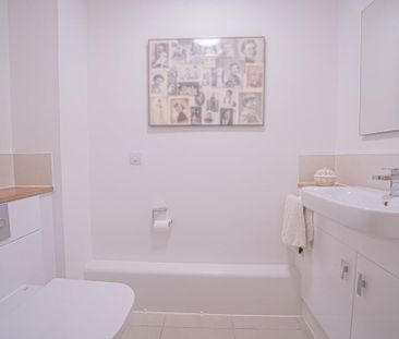 2 bedroom retirement property to rent - Photo 5