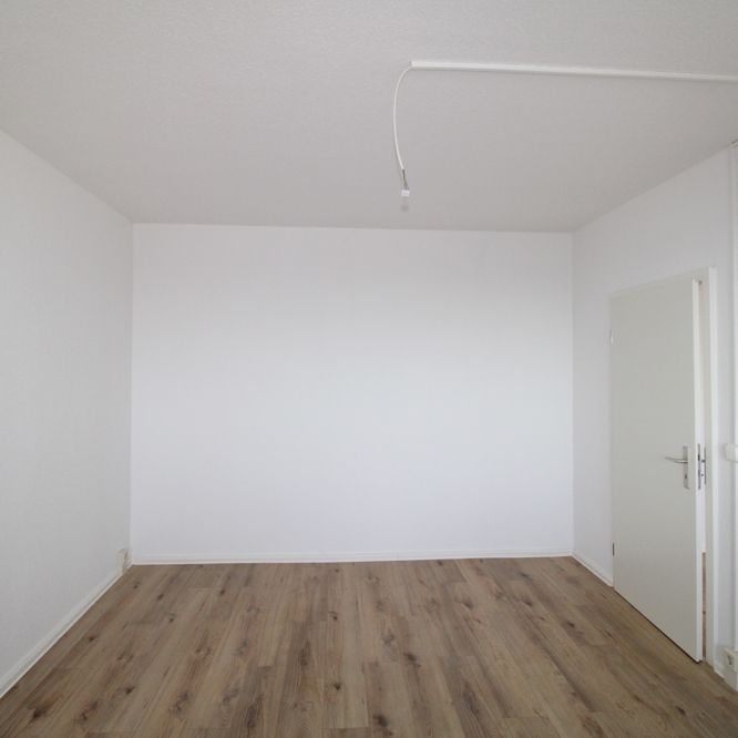 Willkommen! 2 Zimmer mit Balkon! - Photo 1