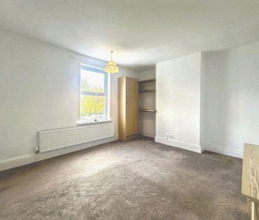 2 bedroom semi-detached house to rent - Photo 6