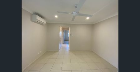 Two Bedroom Flat! - Photo 2