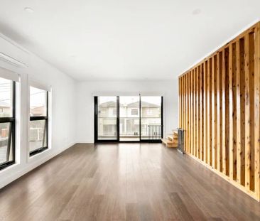 51D William Street, Fawkner VIC 3060 - Townhouse For Rent | Domain - Photo 2