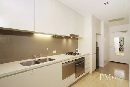 Beautifully Maintained One Bedroom Apartment - Photo 3