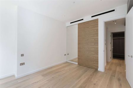 Beautiful 1st floor apartment in a stylish boutique development (with concierge) in the heart of Westminster, just 0.2 miles (approx.) to St. James Park station. - Photo 3