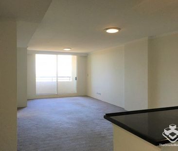 Modern Apartment in the Heart of Chatswood - Photo 5