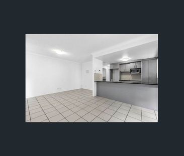 MODERN AND STYLISH APARTMENT - Photo 6