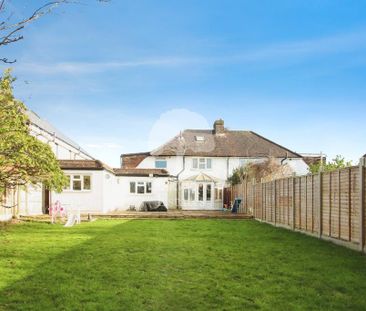 5 bedroom semi-detached house to rent - Photo 4