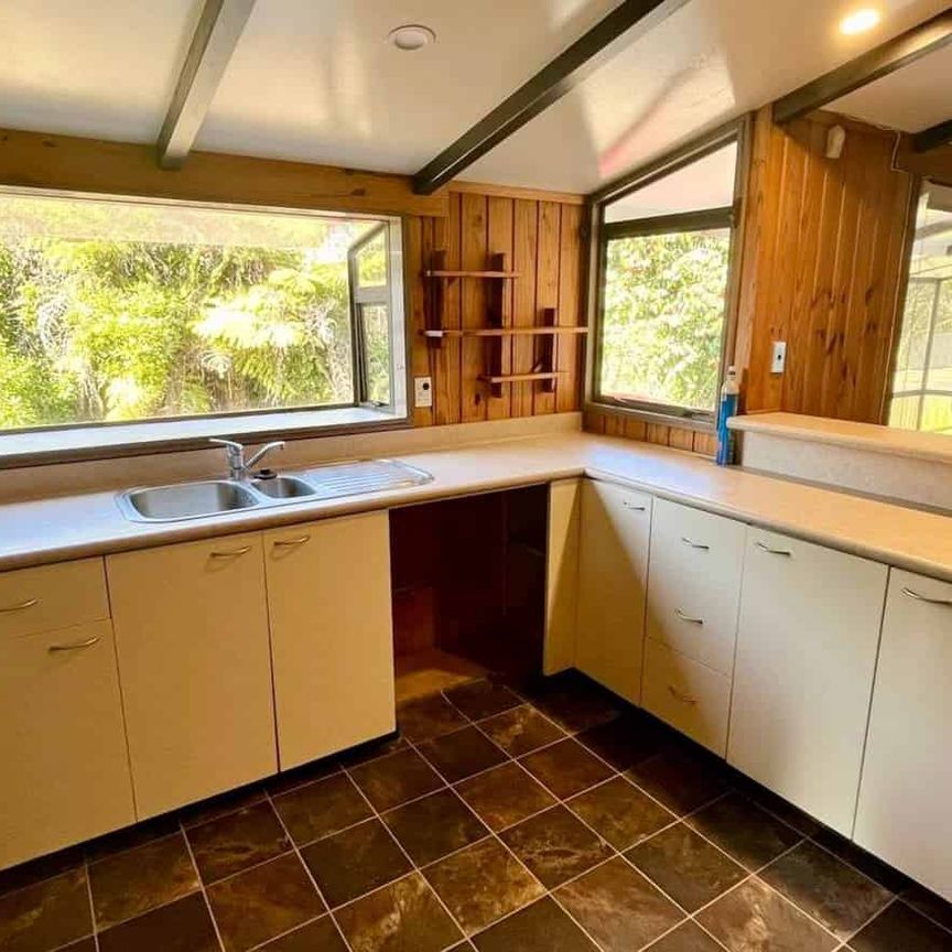 Spacious Four-Bedroom Family Home in the Heart... - Photo 1