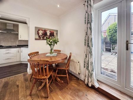3 bedroom semi-detached house to rent - Photo 3
