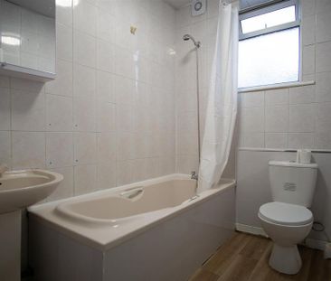 3 bedroom terraced house to rent - Photo 6