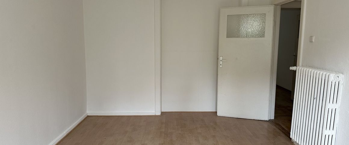 Großzügig geschnittene Balkonwohnung in grüner und ruhiger Wohnlage ***Laminat***2 Bäder*** - Photo 1