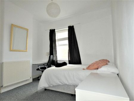 3 bedroom house share to rent - Photo 3